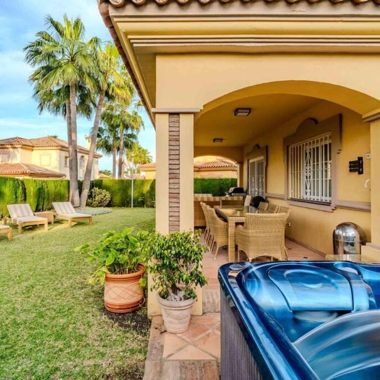 Cozy Villa in Marbella-Estepona - Villa - 29