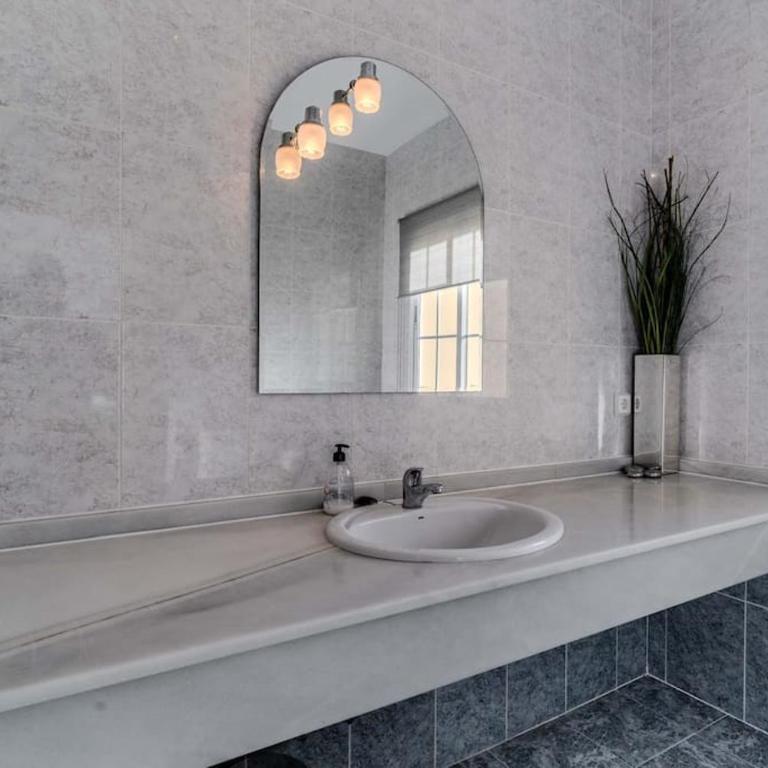 Cozy Villa in Marbella-Estepona - Villa - 31