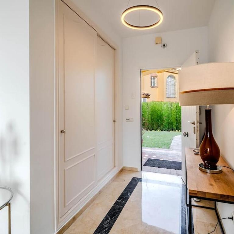 Cozy Villa in Marbella-Estepona - Villa - 39