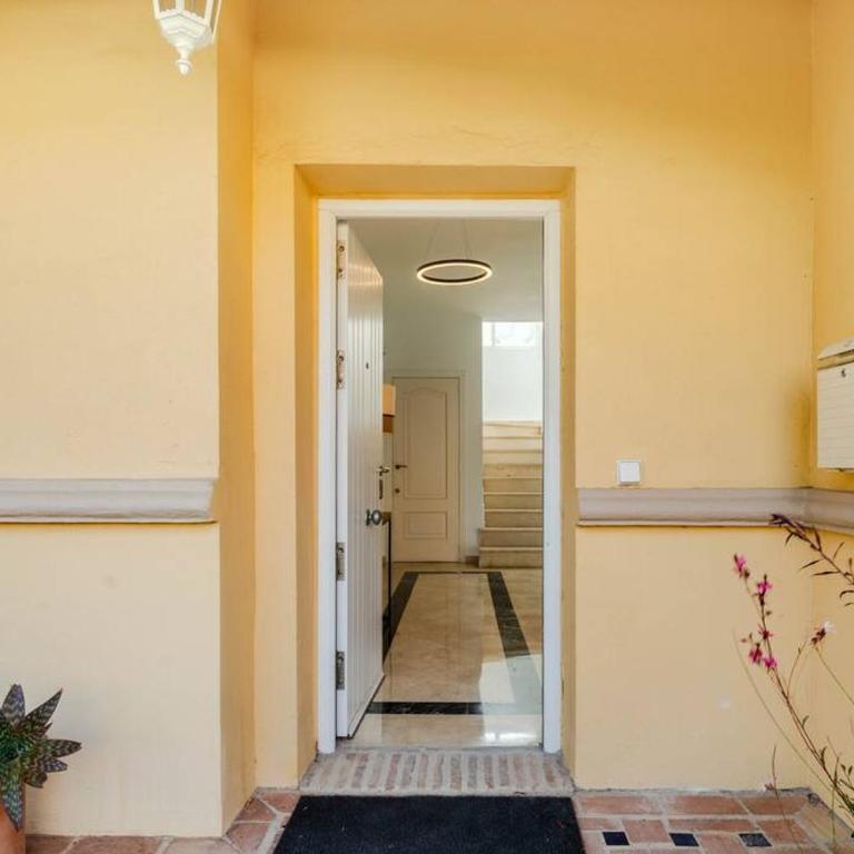 Cozy Villa in Marbella-Estepona - Villa - 41