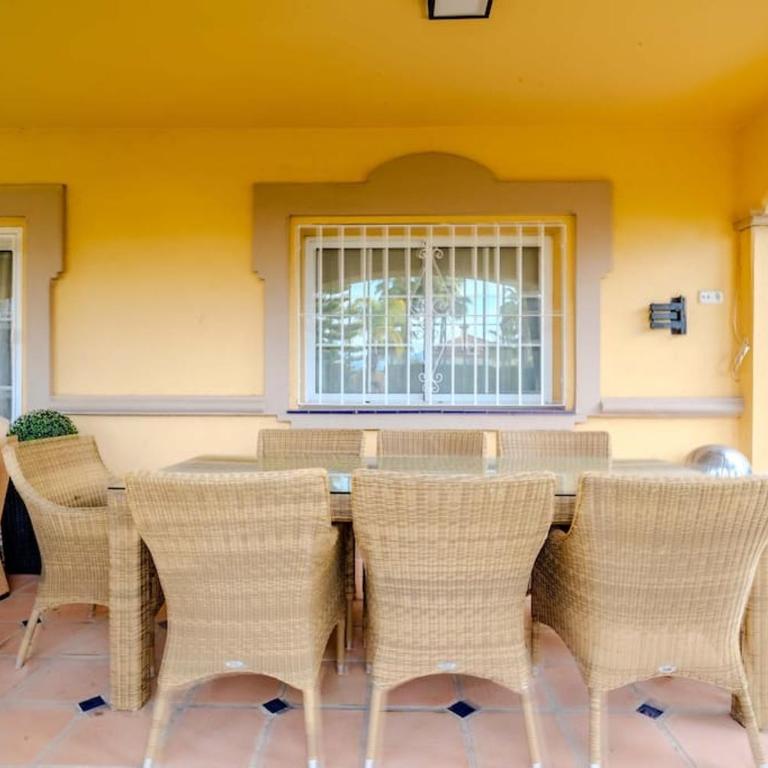 Cozy Villa in Marbella-Estepona - Villa - 48