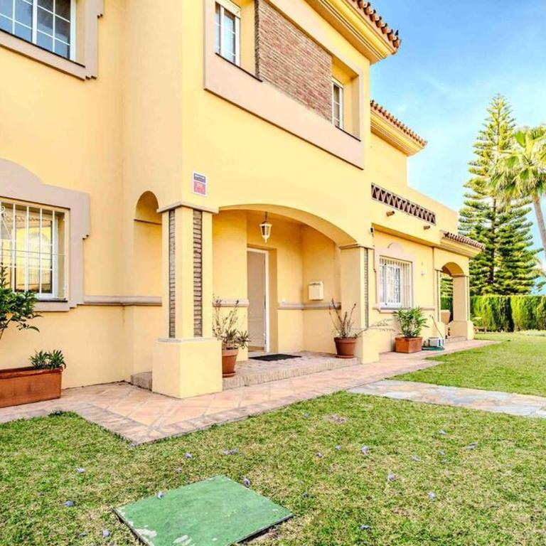 Cozy Villa in Marbella-Estepona - Villa - 56