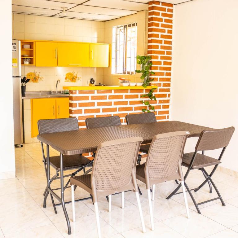Alojamiento familiar a pocos pasos de la hermosa bahia de manga - Apartamento - 7