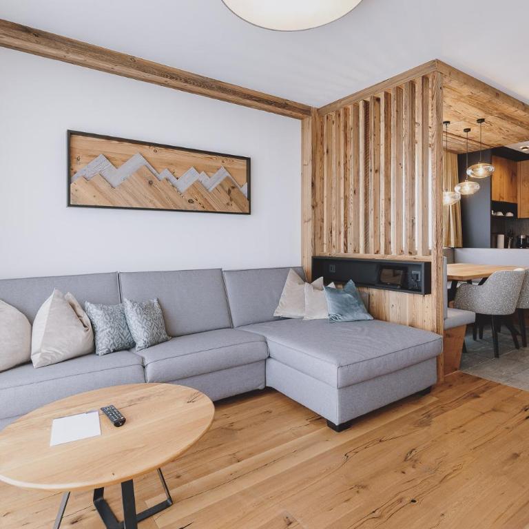 ZAGLGUT Premium Hotel & Chalets, Zell am See-Kaprun - Wellness & Infinity Pool, Air Conditioning, Panoramic Views & Summer Card Included - Panorama-Chalet mit 3 Schlafzimmern und Sauna - 5