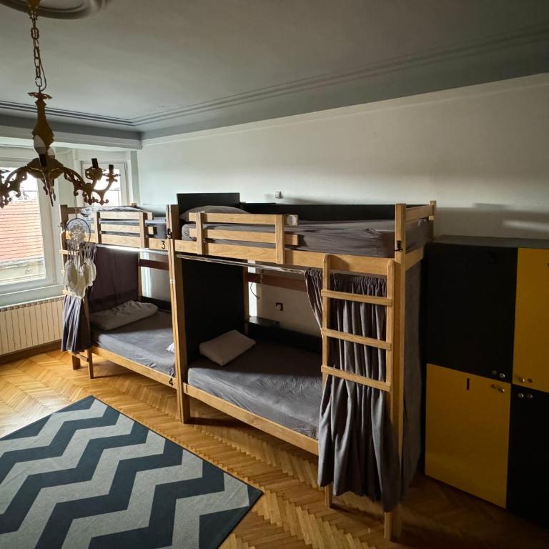 Nomad Hostel - Krevet u 10-krevetnoj Mešovitoj Spavaonici - 1