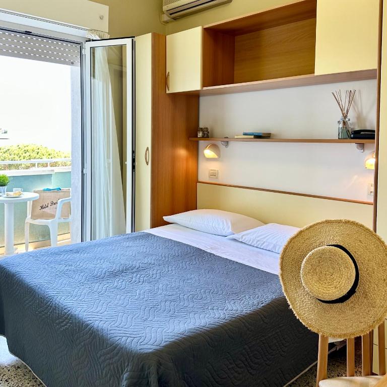Hotel Pacific - Superior Double Room - 3