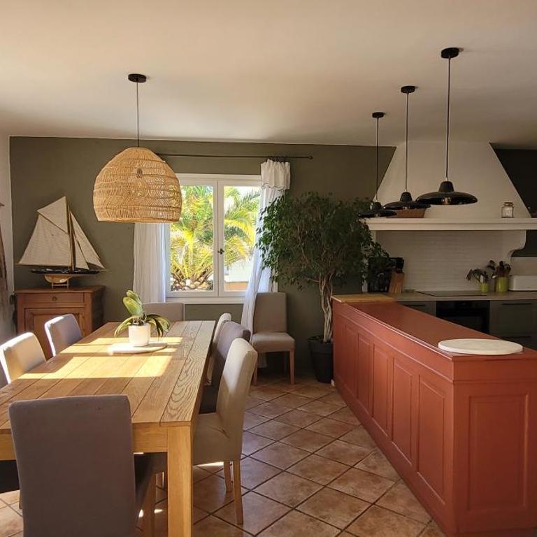 Corinthe - Villa 4 Etoiles 160m2, Climatisée, Piscine, Parking - Villa - 4