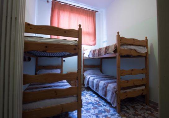 Ostello di Vicenza - Camera Quadrupla con Bagno Privato Esterno - 3