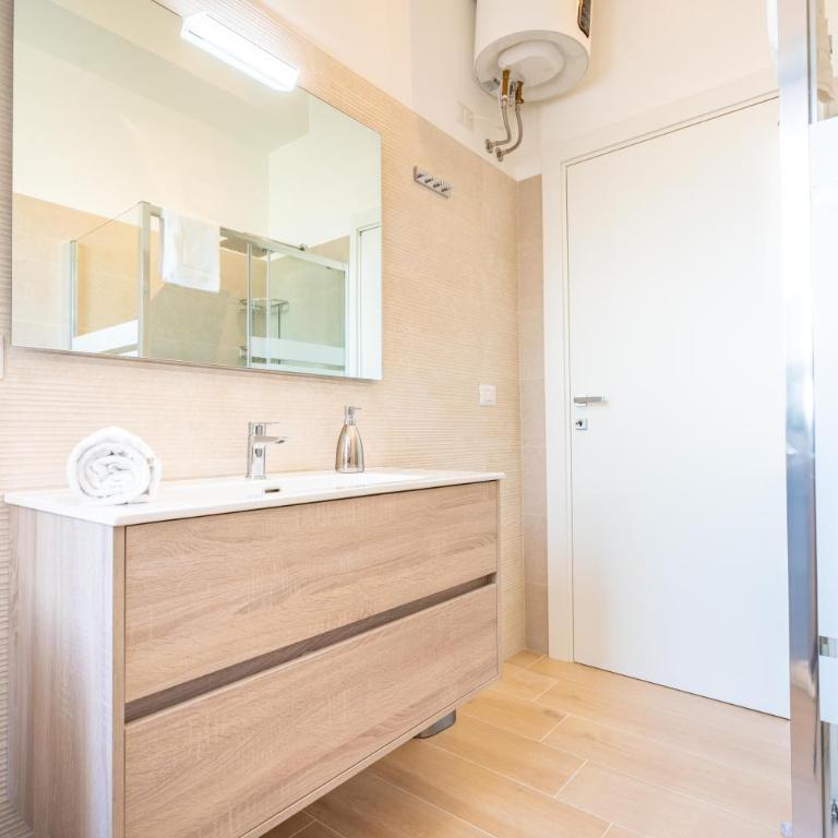 Mameli Comfort - Appartamento con 2 Camere da Letto - 48