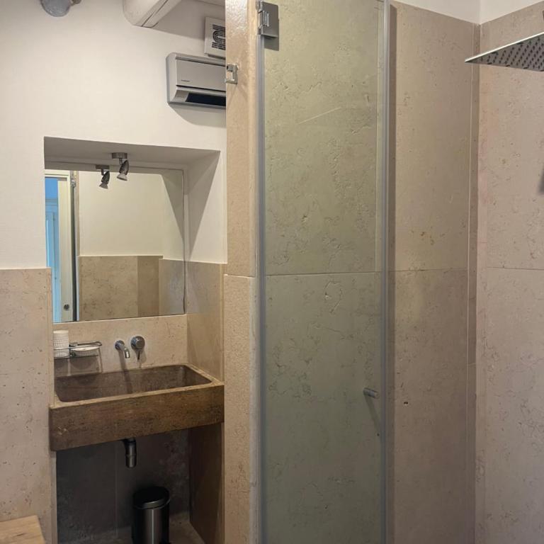B&B Finestra Sul Mare - Camera Matrimoniale/Doppia con Letti Singoli con Letto Supplementare - 5