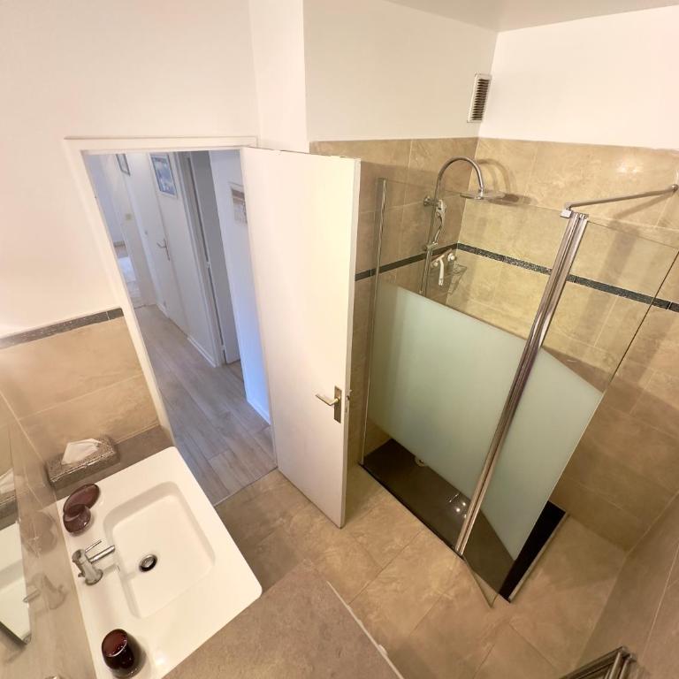 Appartement 2 pièces Cavalaire sur Mer 60m2 - Apartamento de 1 dormitorio - 28