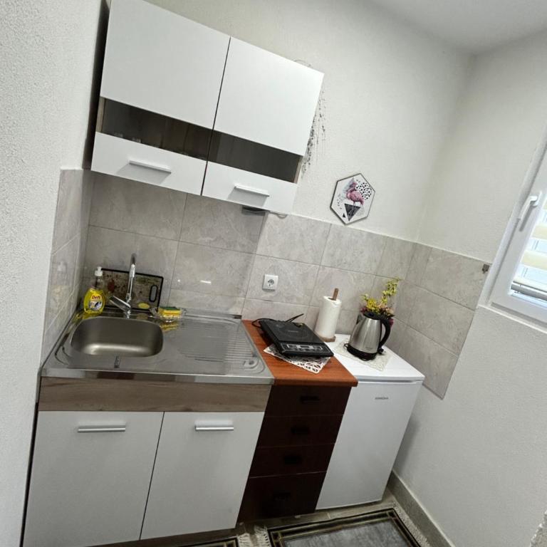 Apartman i Studio Nikolas - Apartman sa 1 Spavaćom Sobom - 4