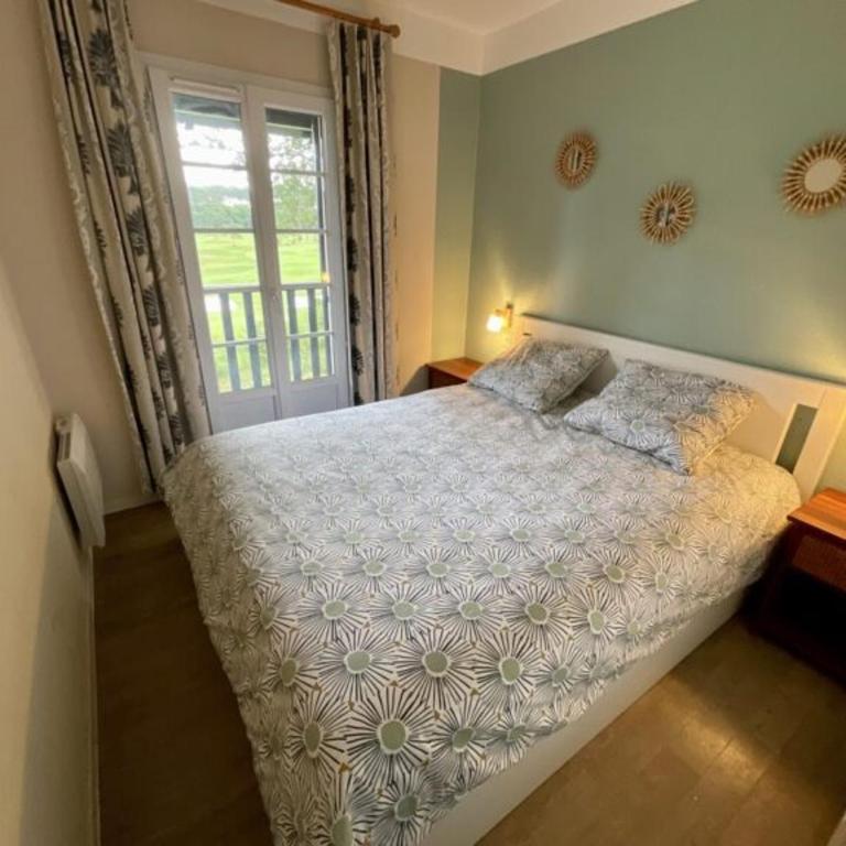 Maison les pieds dans l'eau, piscine et plage à pieds - Three-Bedroom House - 8