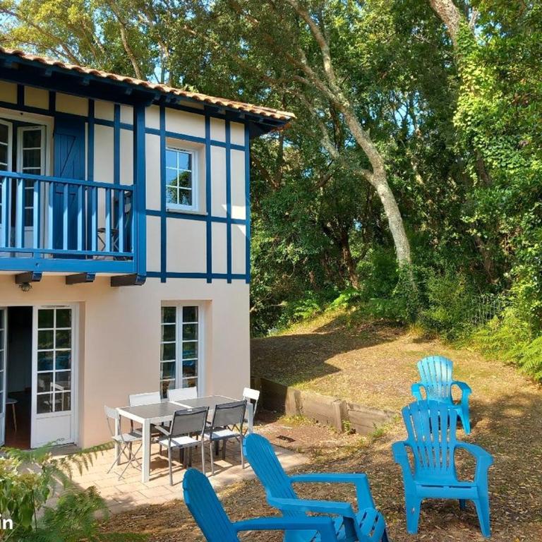 Maison les pieds dans l'eau, piscine et plage à pieds - Three-Bedroom House - 4