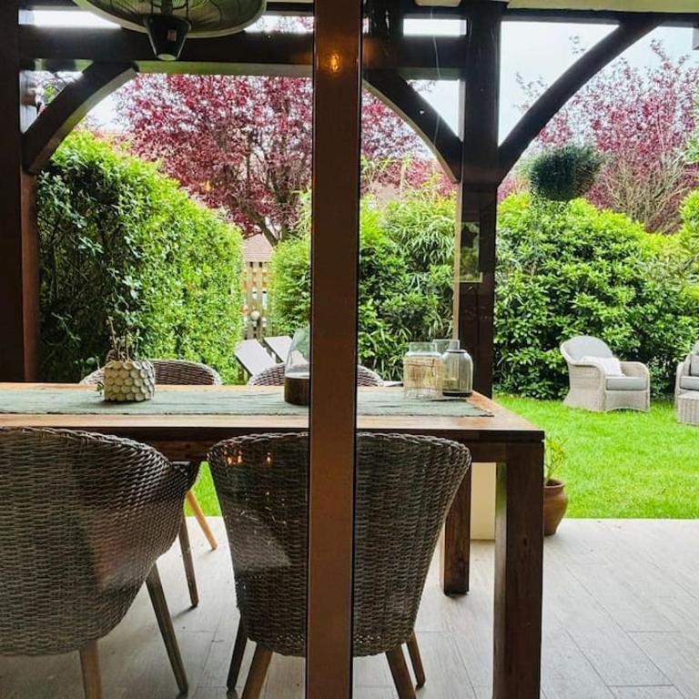 Le sublime Olivier Normand, 3P cosy et luxe avec jardin, piscine & tennis, vélos - Two-Bedroom Apartment - 17