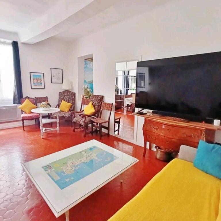 Appartement familial - 7pers- Hyères-centre - Appartement avec Terrasse - 6