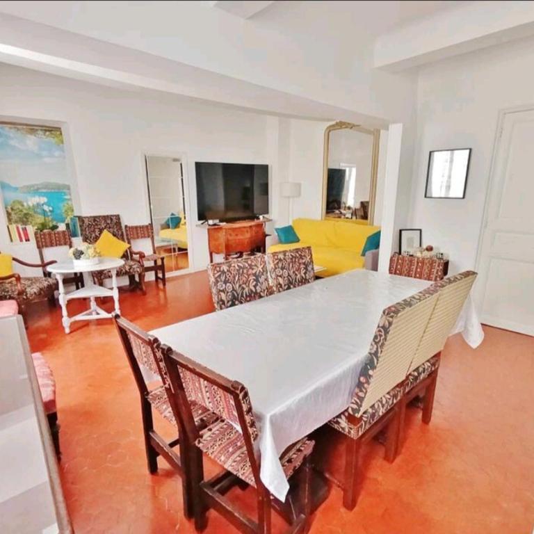 Appartement familial - 7pers- Hyères-centre - Appartement avec Terrasse - 3