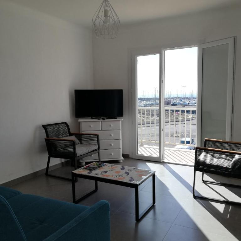 Superbe appartement avec vue sur mer et port, parking privé - One-Bedroom Apartment - 5