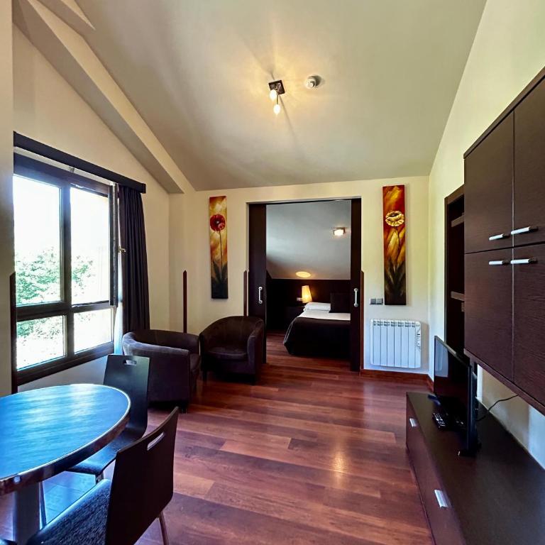 Apartamentos Rurales L'Arquera - Two-Bedroom Apartment (4 Adults) - 12