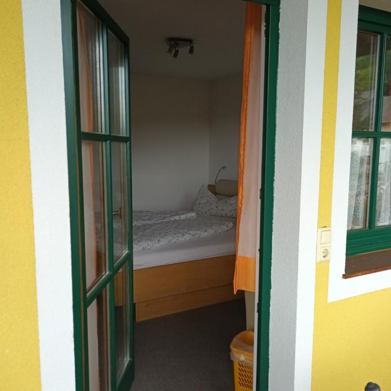 Landhaus Ebner - Doppelzimmer mit Balkon - 11