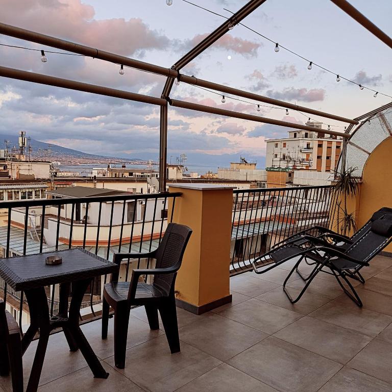 Cuore Napoli Centro - Camera Matrimoniale con Terrazza - 14