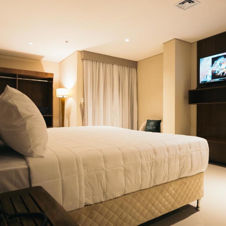 Zielo Hotel - Deluxe Queen Room - 1