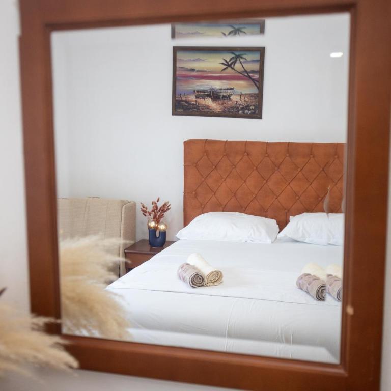 Villa Elezi - Deluxe Double or Twin Room with Balcony - 2