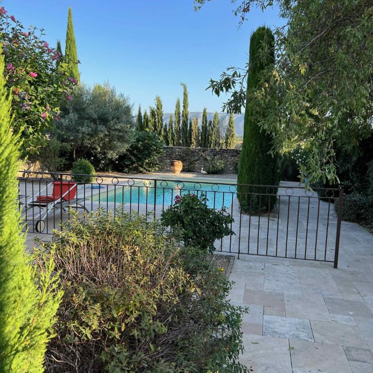 Le Clos de l'Abba Gordes villa 4 étoiles 8 pers avec piscine - Maison 4 Chambres - 1