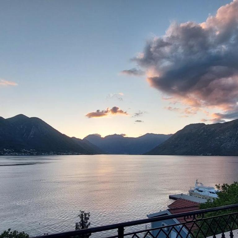 Apartments Boka Blue Dobrota Kotor - Penthouse Apartment - 26
