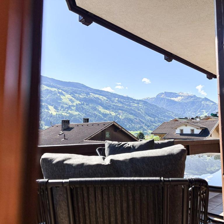 Zillertal Center Apartment Villa - Three-Bedroom Apartment - 33