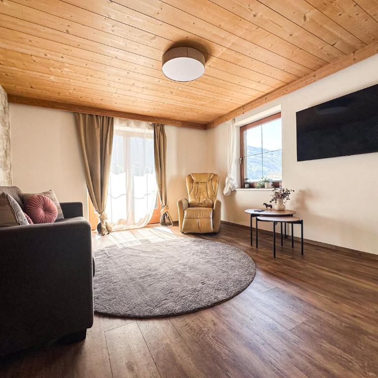 Zillertal Center Apartment Villa - Three-Bedroom Apartment - 34