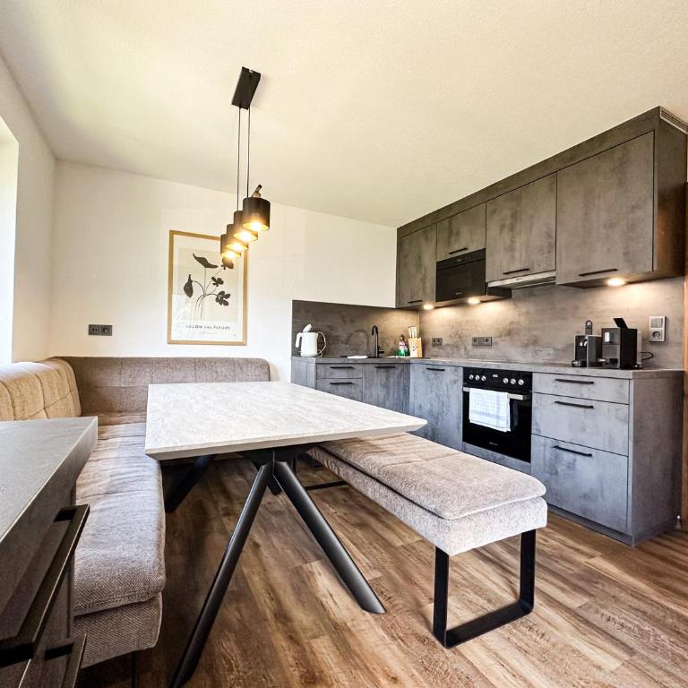 Zillertal Center Apartment Villa - Three-Bedroom Apartment - 42