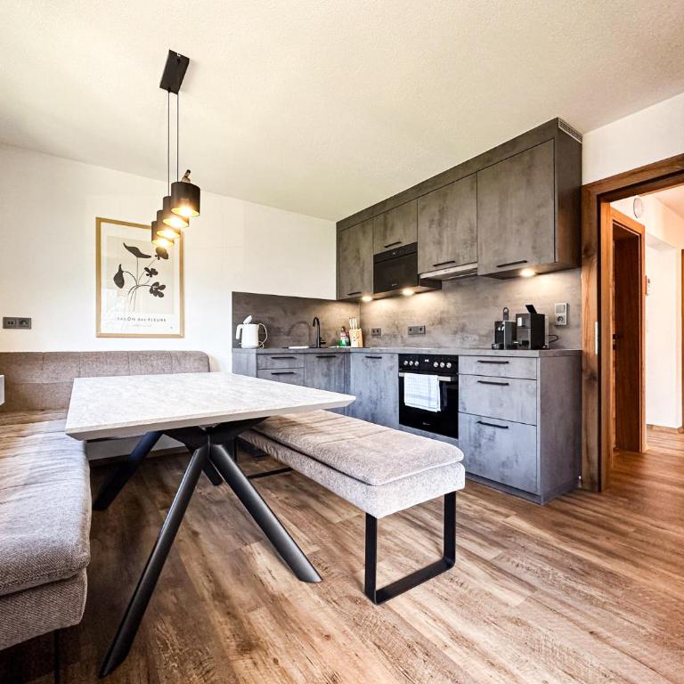 Zillertal Center Apartment Villa - Three-Bedroom Apartment - 39