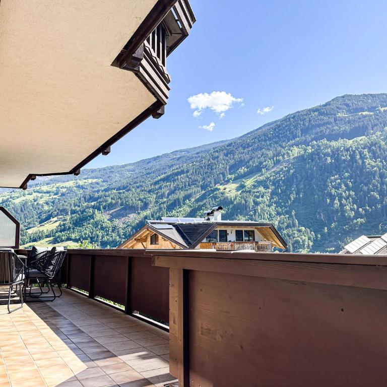 Zillertal Center Apartment Villa - Three-Bedroom Apartment - 36