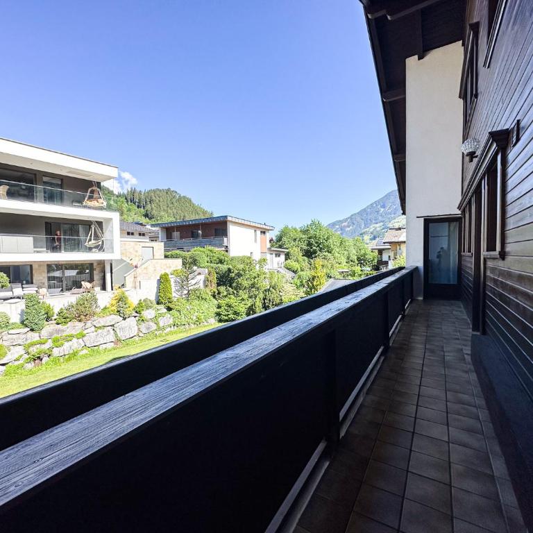 Zillertal Center Apartment Villa - Three-Bedroom Apartment - 43