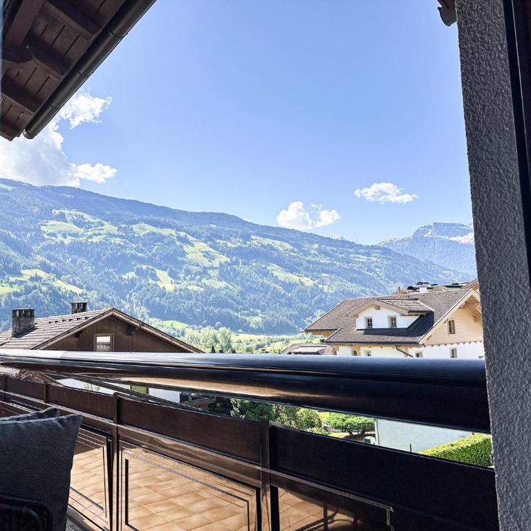 Zillertal Center Apartment Villa - Three-Bedroom Apartment - 45