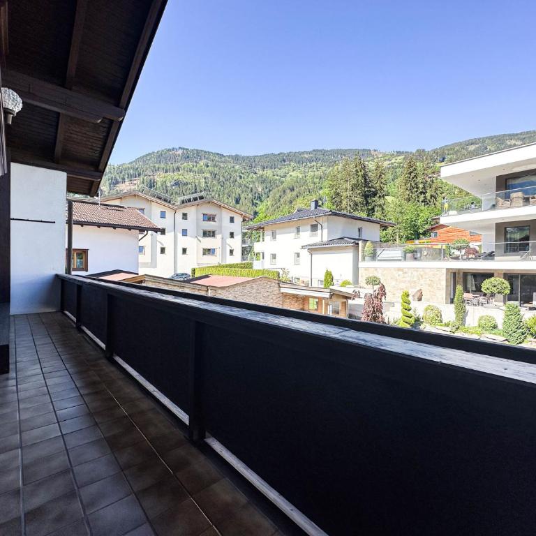 Zillertal Center Apartment Villa - Three-Bedroom Apartment - 46