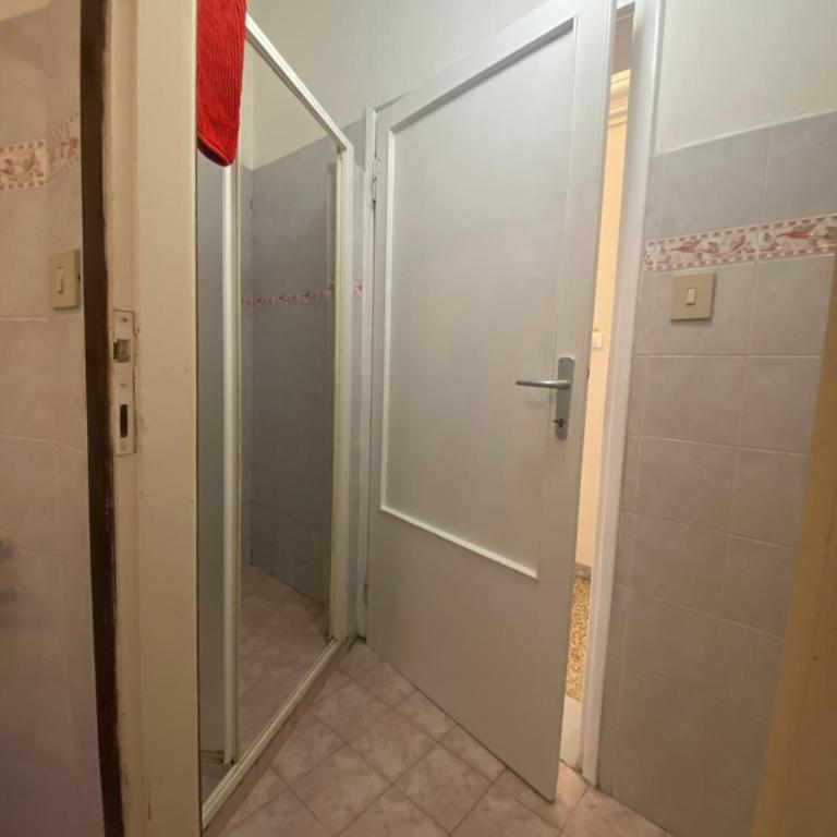 Ad Agio Apartments - Three-Bedroom Apartment - 11