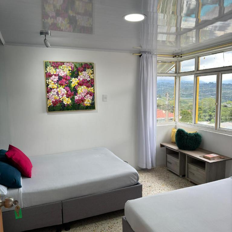 ZIVÁ HOSTAL - Habitación Doble Deluxe - 1
