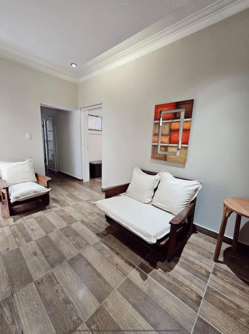 Amplia casa ubicada en el centro 4Pax - By Inside - Three-Bedroom House - 12