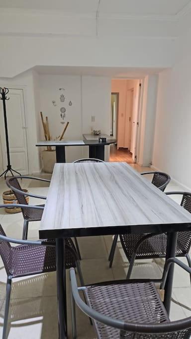 Amplia casa ubicada en el centro 4Pax - By Inside - Three-Bedroom House - 13