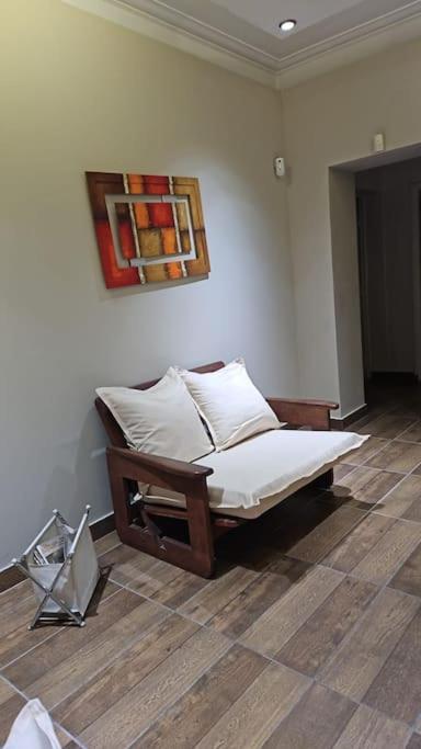 Amplia casa ubicada en el centro 4Pax - By Inside - Three-Bedroom House - 31