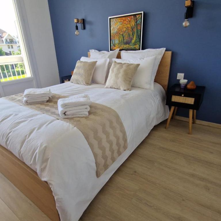 Lac Plage et Ville 95 m2 a 100m du lac, 3 chambres, parking - Three-Bedroom Apartment - 1