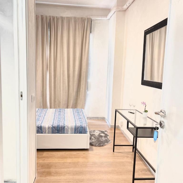 Romoli Rooms and suites - Camera Matrimoniale con Bagno Privato - 4