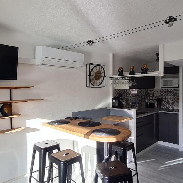 Une pépite au calme, vue mer, port, Piscine - Two-Bedroom Apartment - 2