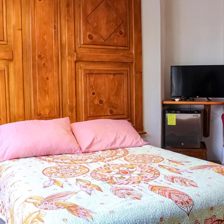 Hotel Allende - Habitación Triple - 11