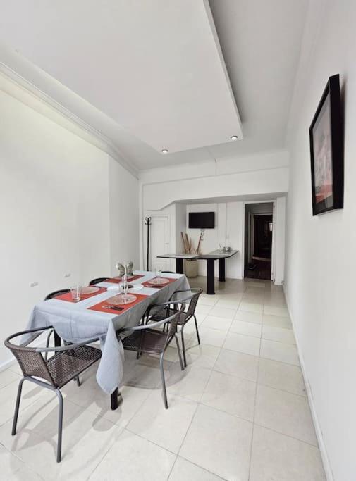 Amplia casa ubicada en el centro 2Pax - By Inside - One-Bedroom House - 8