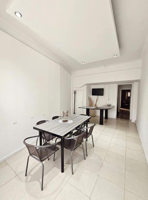Amplia casa ubicada en el centro 2Pax - By Inside - One-Bedroom House - 16