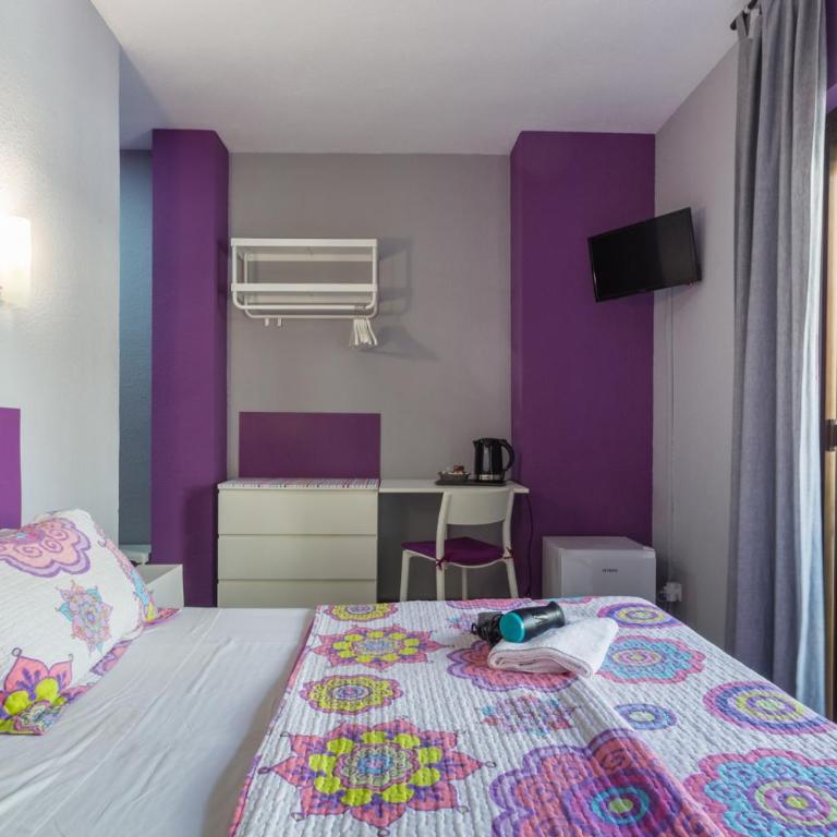 Hostal Tropical - Habitación Doble Deluxe con balcón - 1