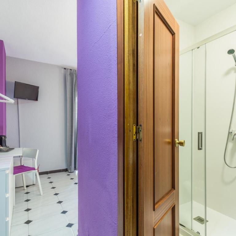 Hostal Tropical - Habitación Doble Deluxe con balcón - 3
